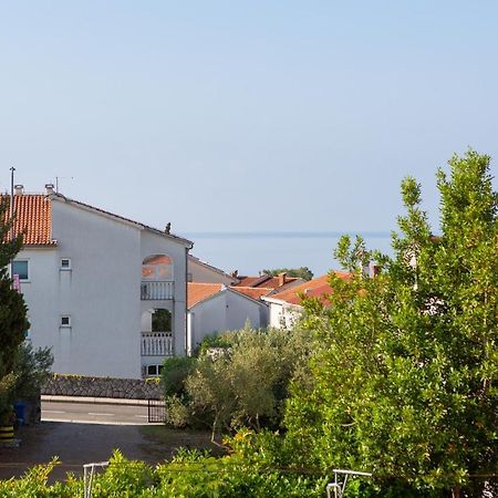 Apartments Petra Krk Town Eksteriør billede